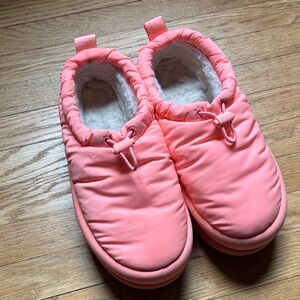 UGG Women's Platform Shoes in Coral Pink, Size 9